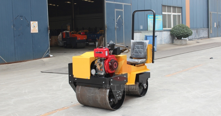 怎样有用保养小型压路机的机械传动系统呢？？？？？？