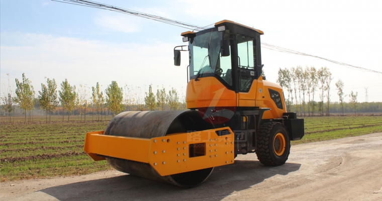 乐橙国际集团关于小型压路机的详细先容